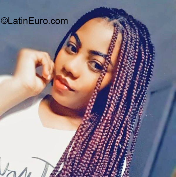 Date this charming Colombia girl Darlin from Buenaventura CO27280