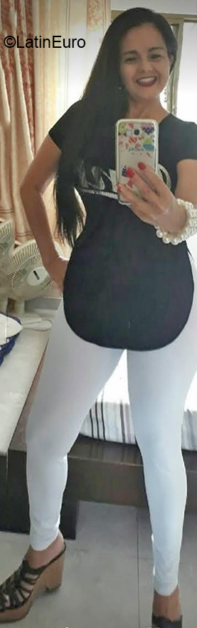 Date this voluptuous Colombia girl Esperanza from Cali CO27284