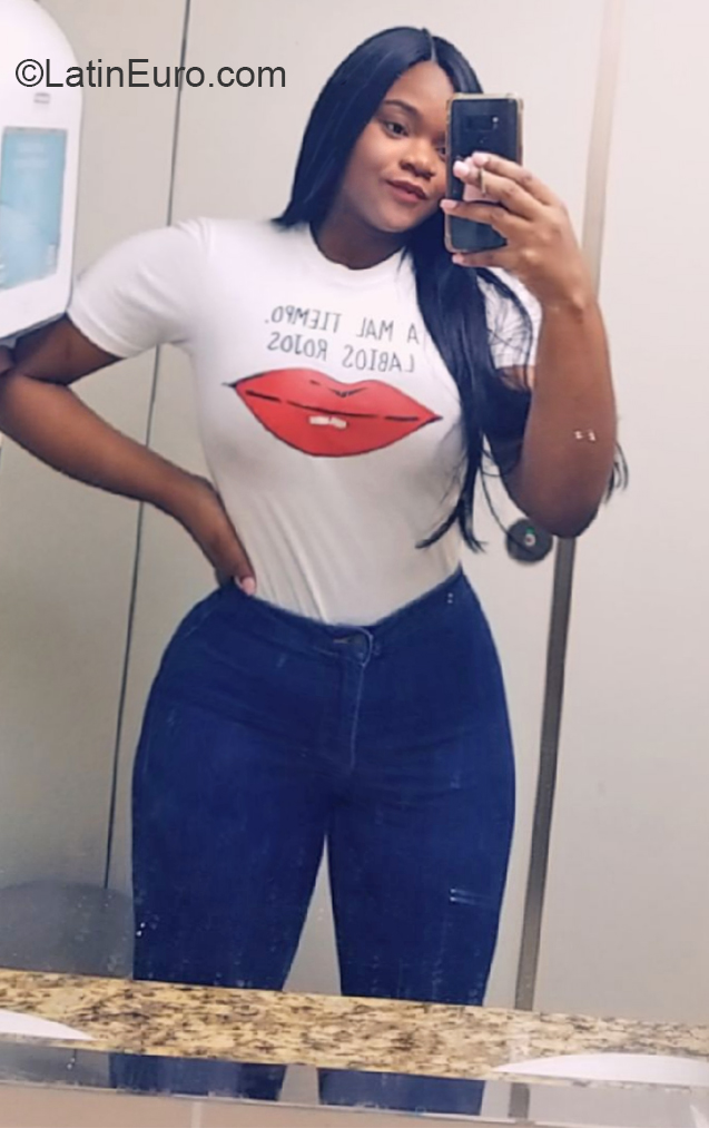 Date this good-looking Dominican Republic girl Patricia from Santo Domingo DO38067