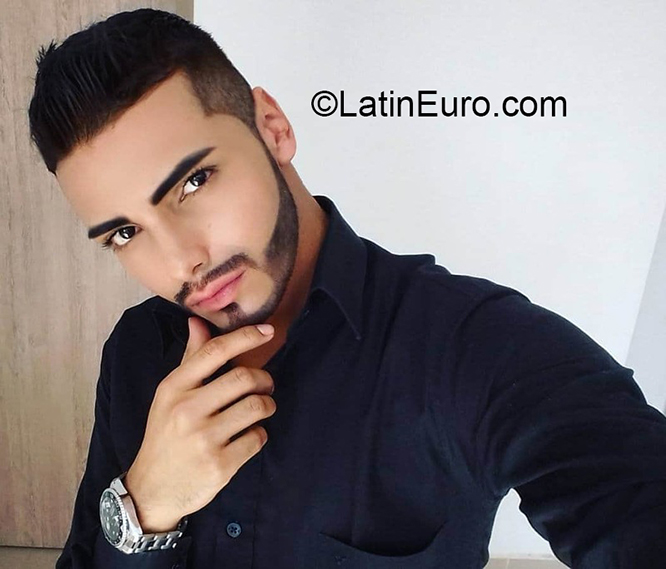 Date this passionate Colombia man Jeison from Pereira CO27302