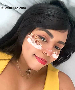 Date this pretty Colombia girl Tatiana from Cartagena CO27306