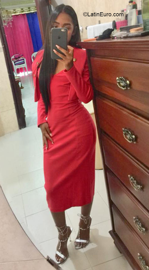 Date this tall Dominican Republic girl Albeny from Santo Domingo DO38086