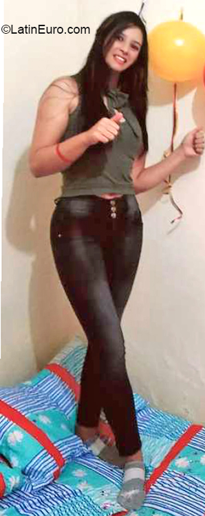 Date this stunning Colombia girl Caterin from Medellin CO27317