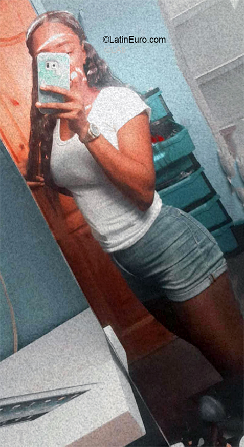 Date this sultry Dominican Republic girl Alexandra from Santo Domingo DO38091