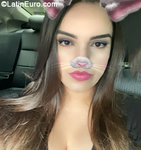 Date this happy Brazil girl Fabbyane from Sao Paulo BR11126