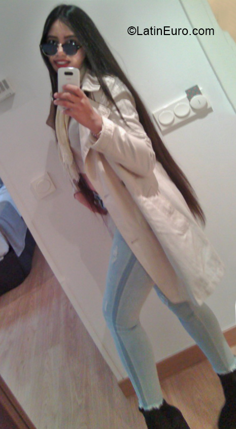Date this beautiful Venezuela girl Joselin from Caracas VE3195