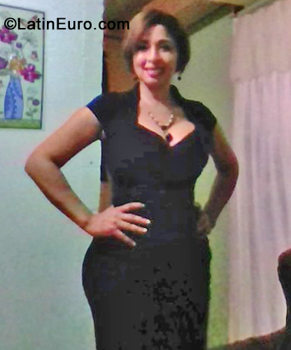 Date this delightful El Salvador girl Paz from San Salvador SV114
