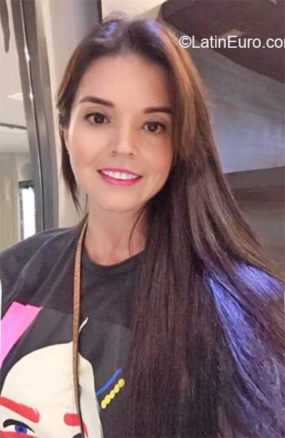 Date this charming Colombia girl Eri from Pereira CO27364
