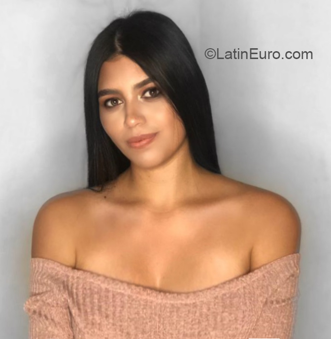 Date this fun Venezuela girl Daniela from Trujillo VE3209