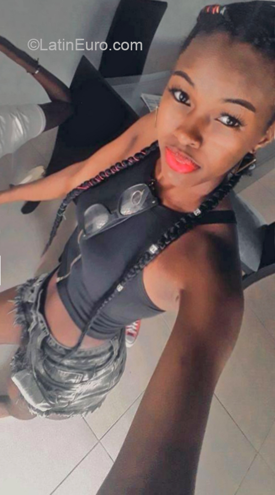 Date this young Colombia girl Hepril from Cali CO27386