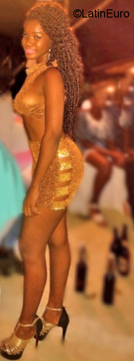 Date this nice looking Ecuador girl Lulibeth from Guayaquil EC909