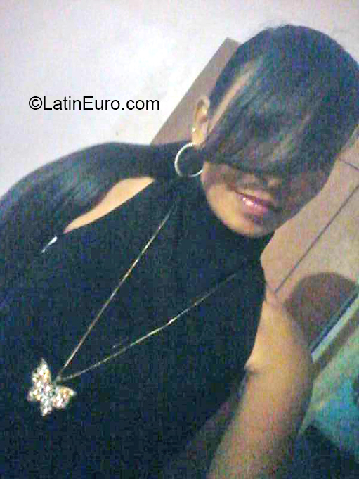 Date this charming Venezuela girl Paola from Maracaibo VE3223