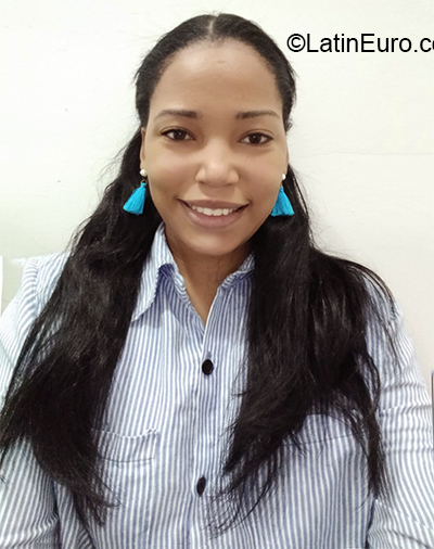 Date this sensual Dominican Republic girl Juanita from Santo Domingo DO38229