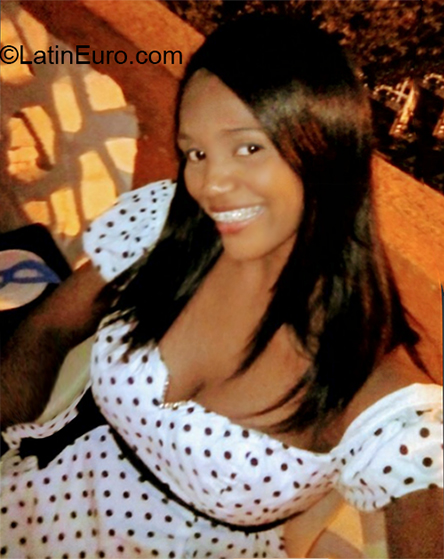 Date this lovely Colombia girl Zuleimy from Cartgena CO27501
