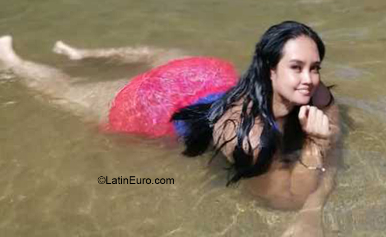 Date this exotic Colombia girl Kris from Medellin CO27554