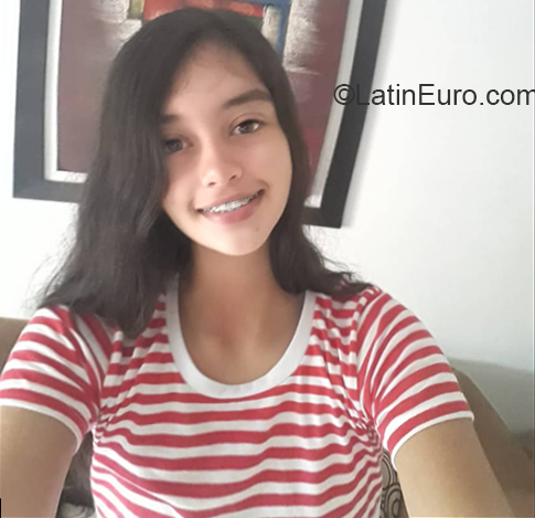 Date this athletic Venezuela girl Mariangel from Caracas VE3245