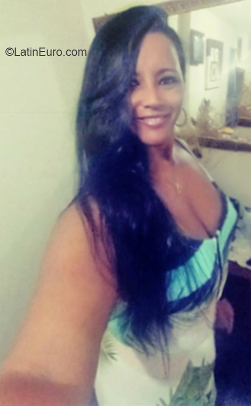 Date this hot Brazil girl Ellen from Rio de Janeiro BR11553