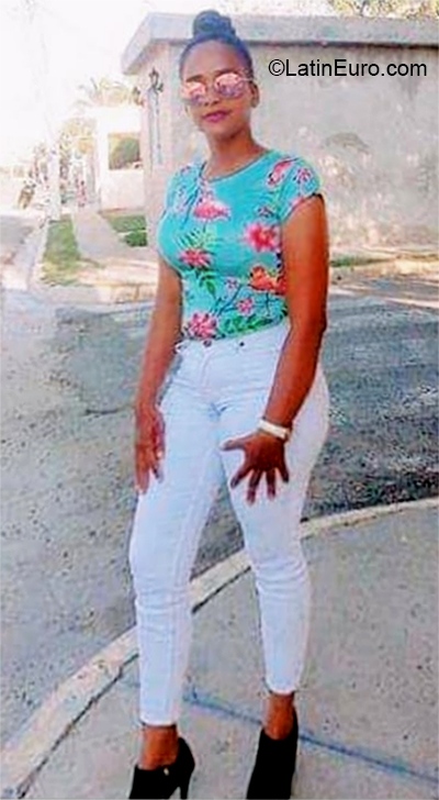 Date this hot Dominican Republic girl Nalia from Dajabon DO38290