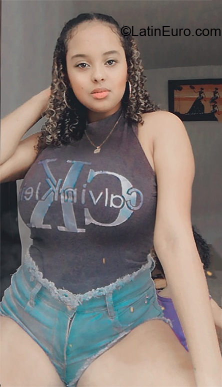 Date this georgeous Colombia girl Sofia from Medellin CO27600