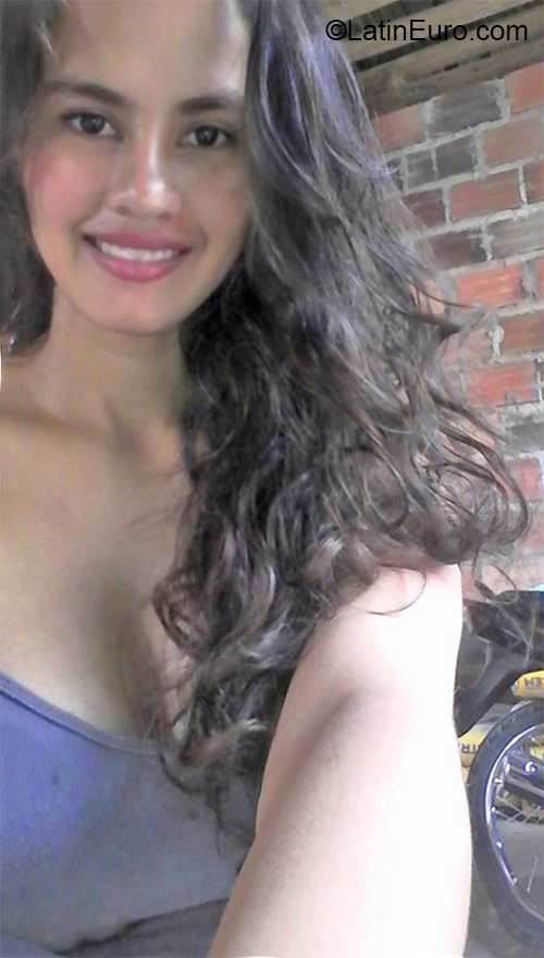 Date this georgeous Colombia girl Angy from Bogota CO27615