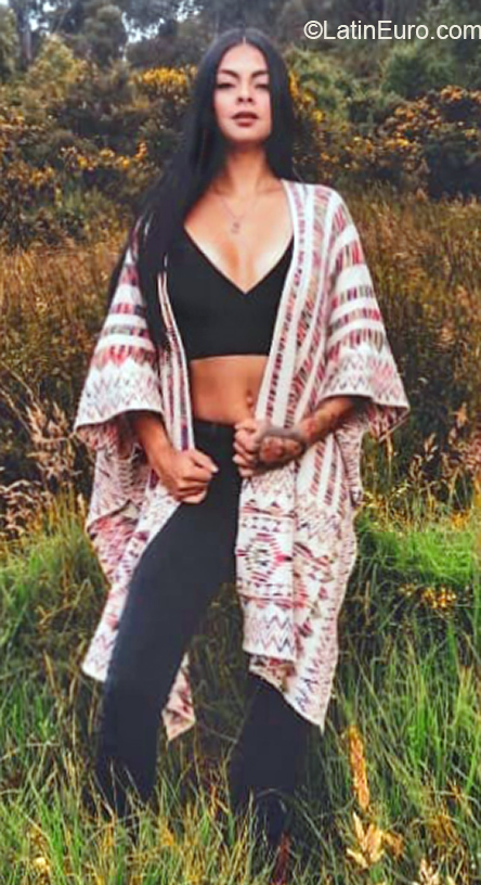 Date this young Colombia girl Estefania from Bogota CO27645