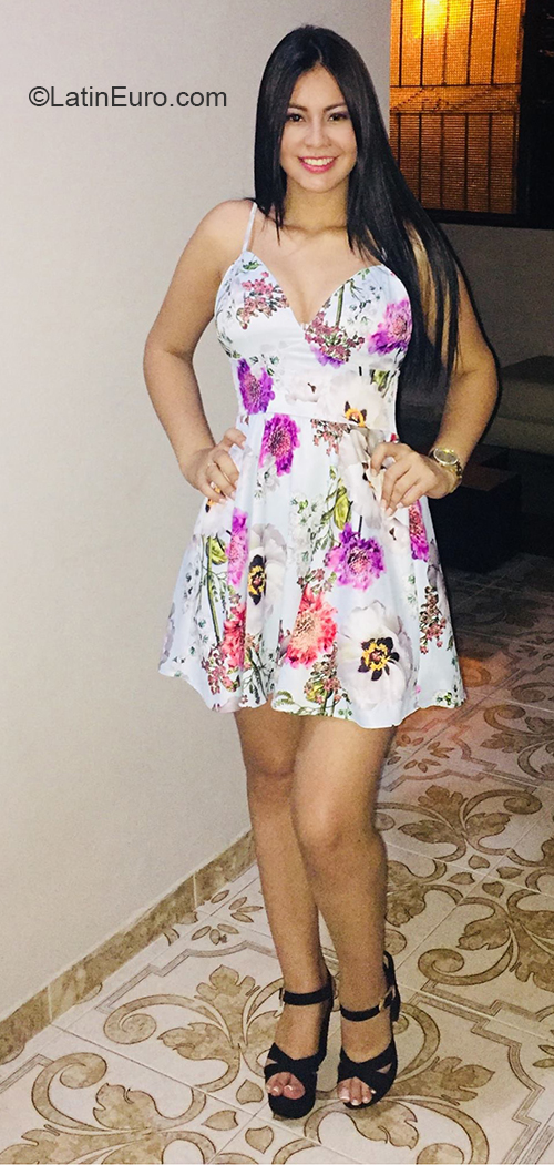 Date this exotic Colombia girl Daniela from Bogota CO27695
