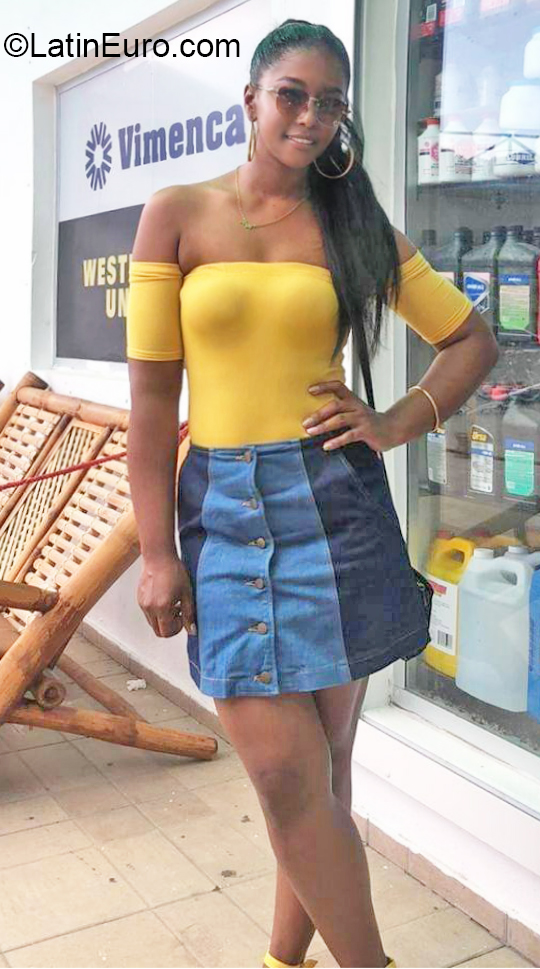 Date this sensual Dominican Republic girl Sol ambar from Santo Domingo DO38379