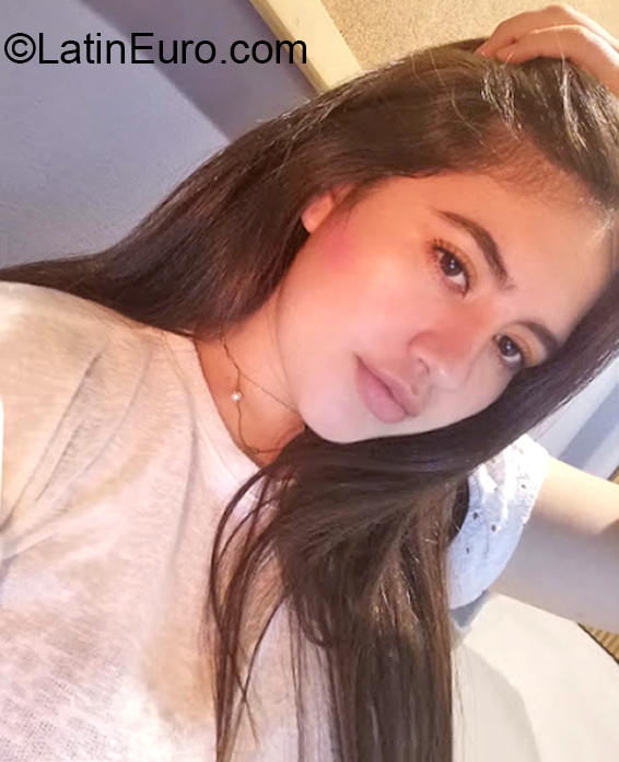 Date this gorgeous Mexico girl Itzel from Mexico City MX1923