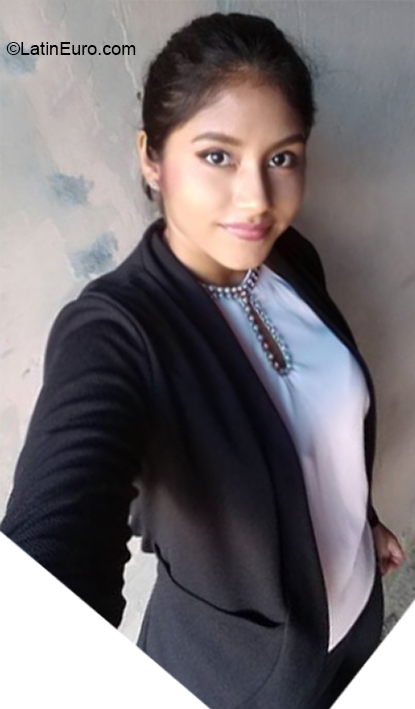 Date this nice looking Ecuador girl Cecabel from Guayaquil EC552