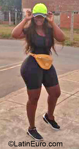 Date this foxy Colombia girl Yirle from Cali CO30687