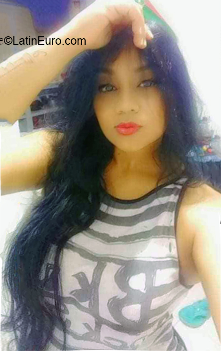 Date this gorgeous Colombia girl Yuleinis from Cali CO27875