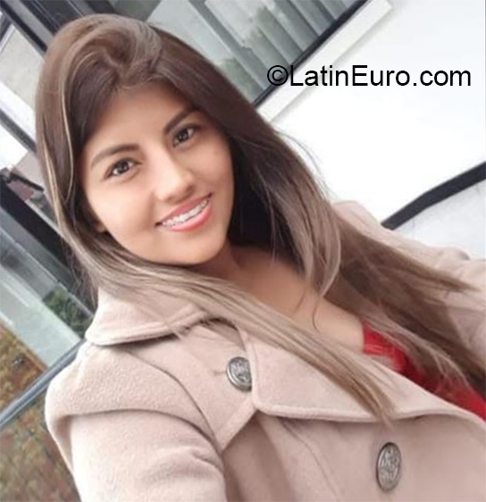 Date this beautiful Colombia girl Leidy from Bucaramanga CO27878