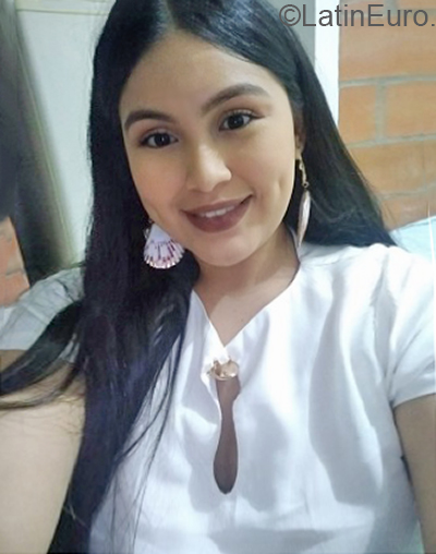 Date this beautiful Colombia girl Genesis from Medellin CO27892