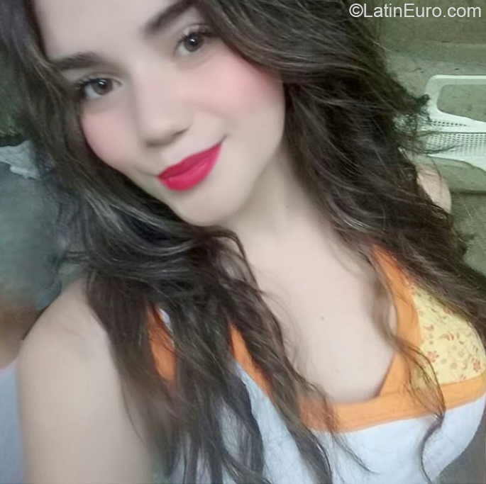 Date this hard body Venezuela girl Yasmin from Trujillo VE3313