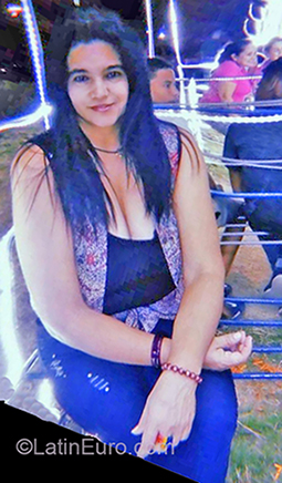 Date this sultry Venezuela girl Anny from Puerto la Cruz VE3326
