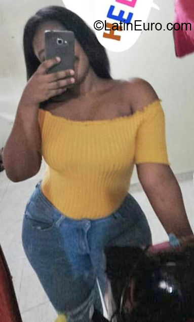 Date this hot Colombia girl Monica from Buenaventura CO27960