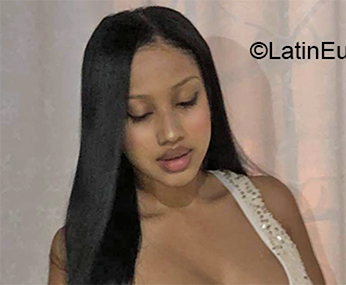 Date this good-looking Colombia girl Fernanda from Buenaventura CO28019