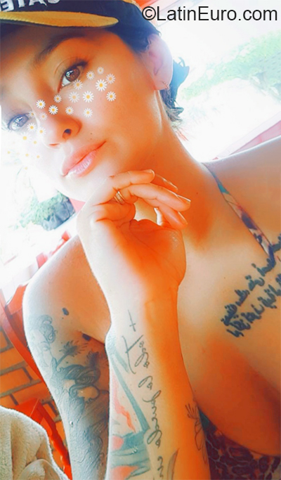 Date this georgeous Colombia girl Daniela from Cali CO28022