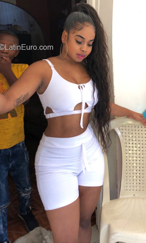 Date this fun Colombia girl Gisella from Cali CO28037