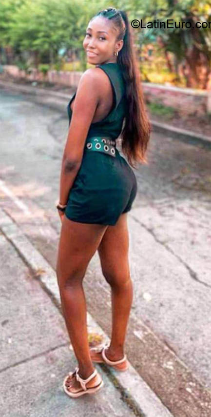 Date this lovely Colombia girl Lelas from Cali CO28054