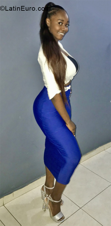 Date this exotic Colombia girl Dani09 from Cali CO28073