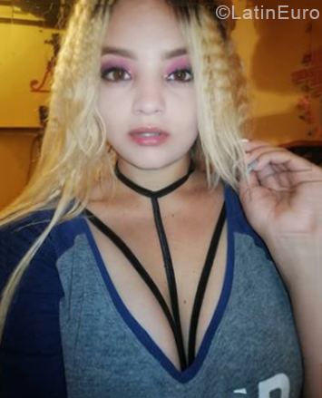 Date this pretty Venezuela girl Leneth from Maracaibo VE3358