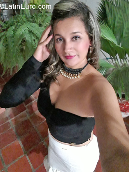 Date this fun Colombia girl Yuli from Cucuta CO28075