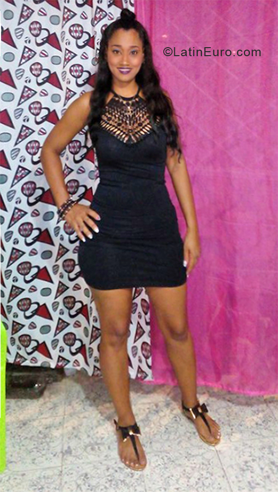 Date this beautiful Colombia girl Lady yohanna from Cali CO28084