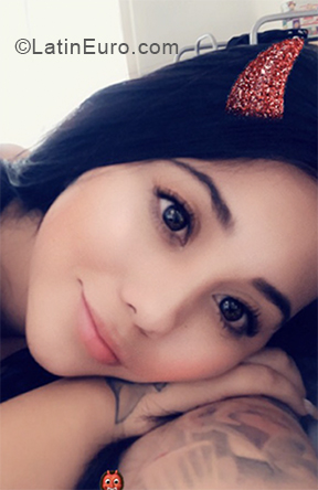 Date this charming Colombia girl Maria from Medellin CO28101