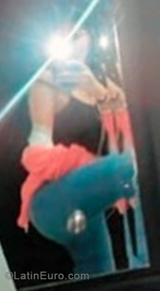 Date this georgeous Colombia girl Alejandra from Bogota CO28110