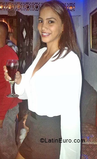 Date this georgeous Venezuela girl Oriana from Caracas VE3370