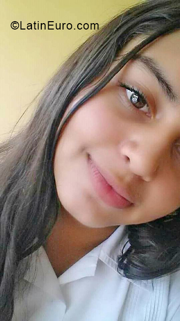 Date this sensual Honduras girl Keyla from Tegucigalpa HN2824