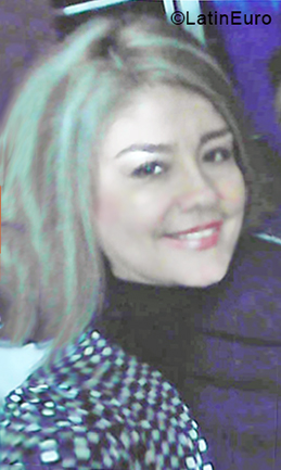 Date this good-looking Colombia girl Gina from Medellin CO28179