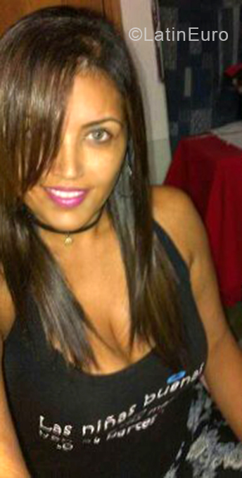 Date this hard body Venezuela girl Liliana from Valencia VE3373